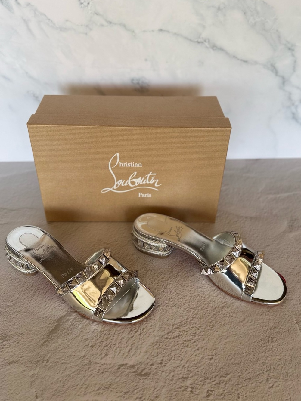 Christian Louboutin Pyramule 30 Silver Studded Mules Sandals EU 38 NEW - Picture 3 of 6